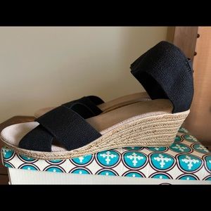 NWT Charleston Crisscross Wedge Sandal